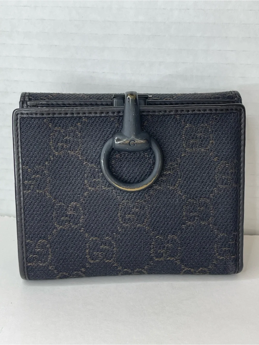 Gucci wallet gg